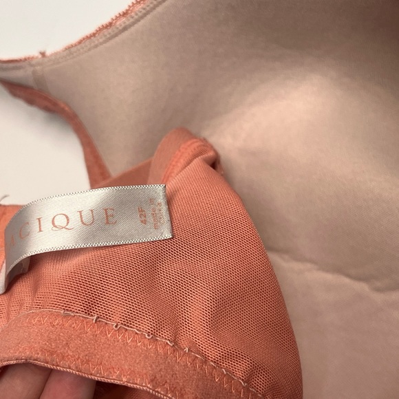 Lightly lined Balconette Cacique Lane Bryant Bra - Picture 7 of 7